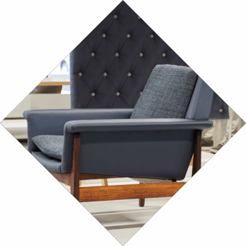 Een gestoffeerde fauteuil