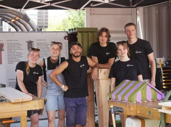 onze stand op Festival Op de Ring met studenten