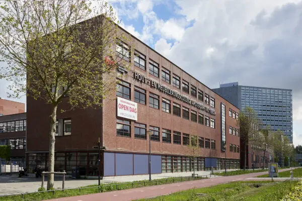 Foto van het schoolgebouw in Amsterdam
